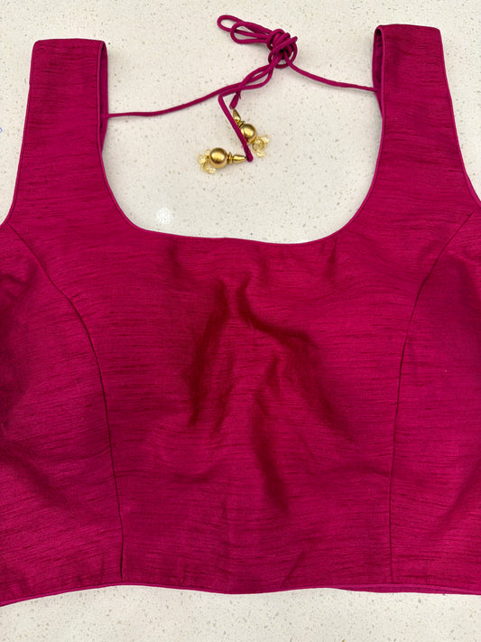 U Neck Sleeveless Blouse