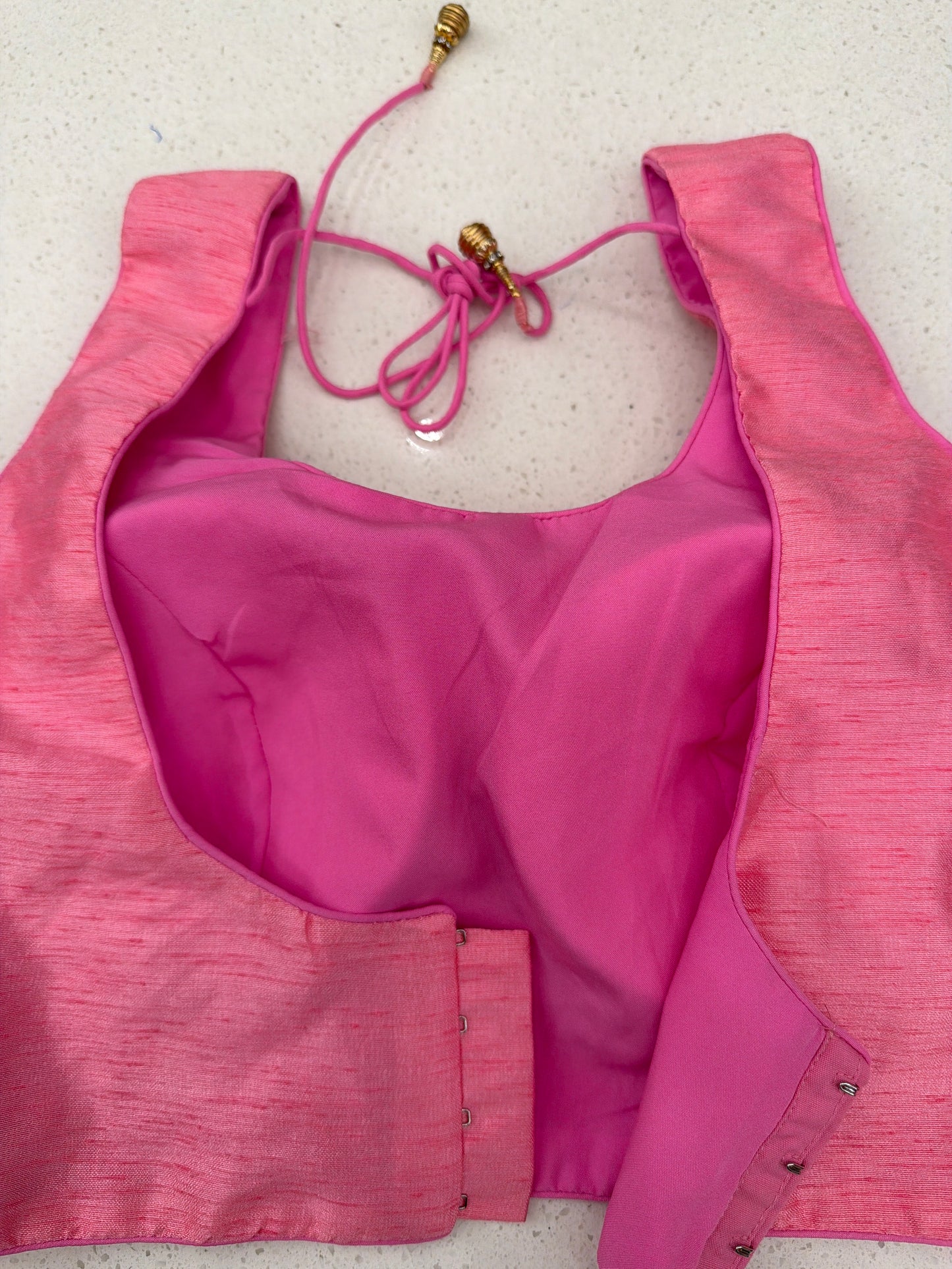 U Neck Sleeveless Blouse