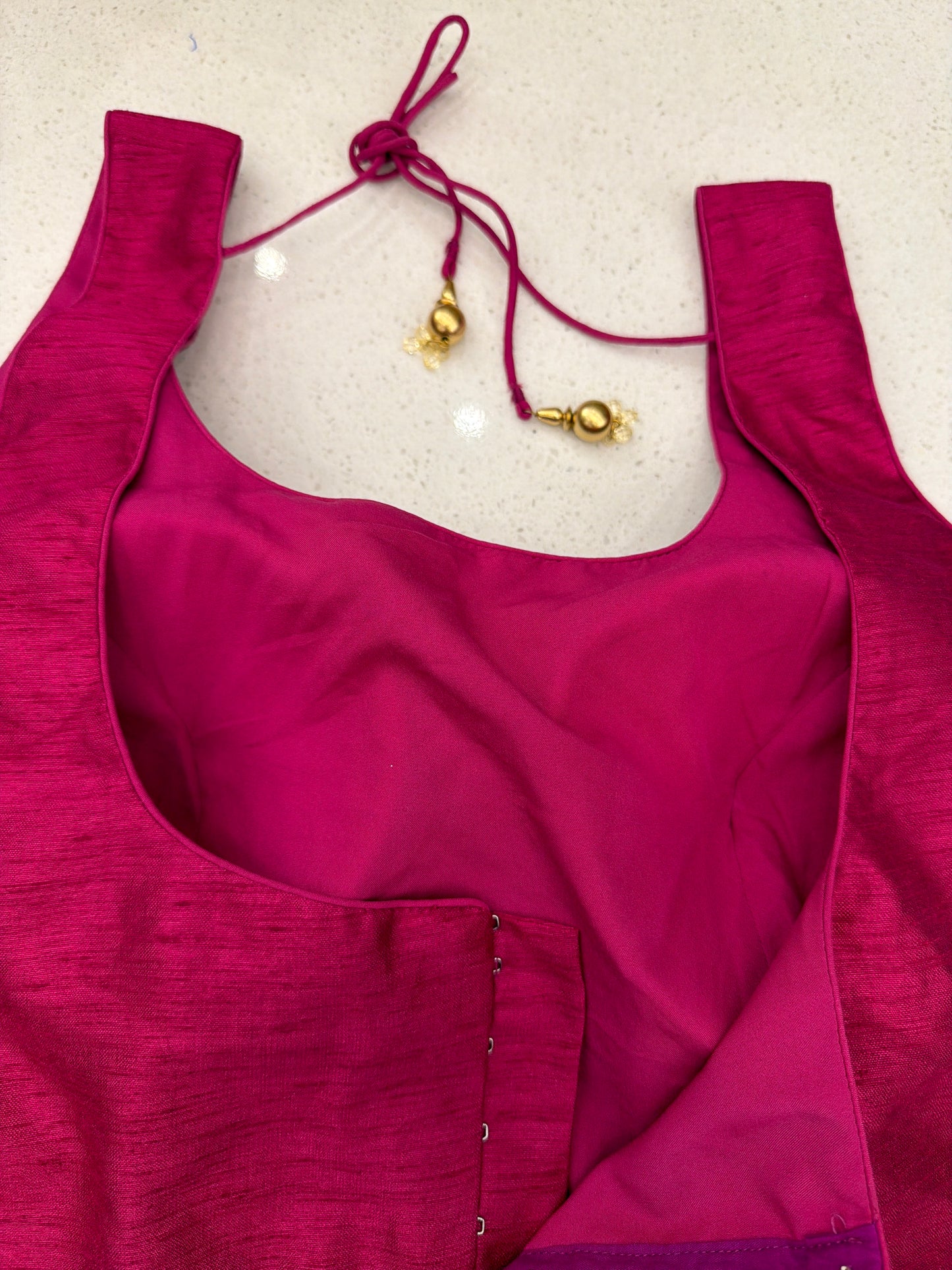 U Neck Sleeveless Blouse