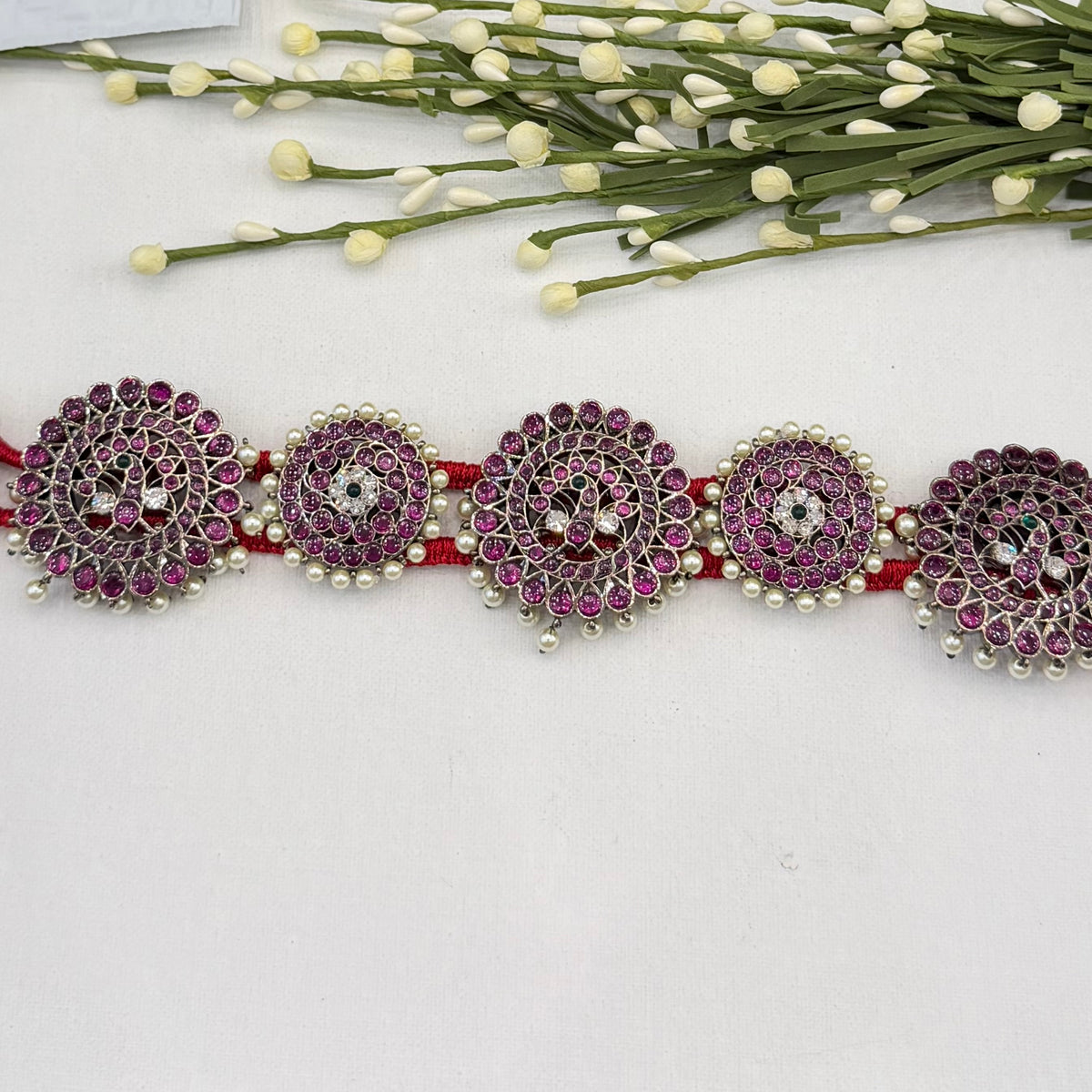 Araku Waistchain