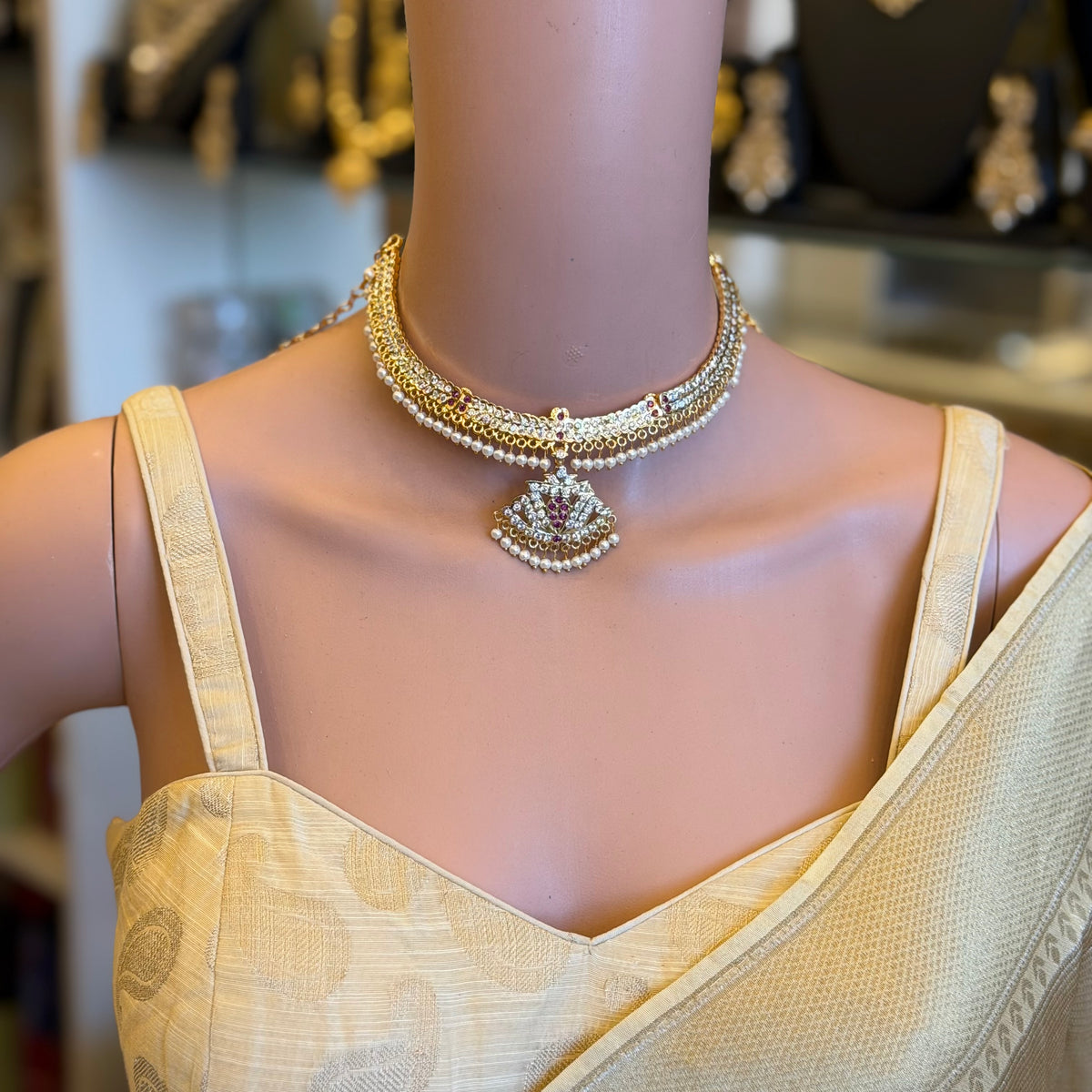 Impoun Necklace
