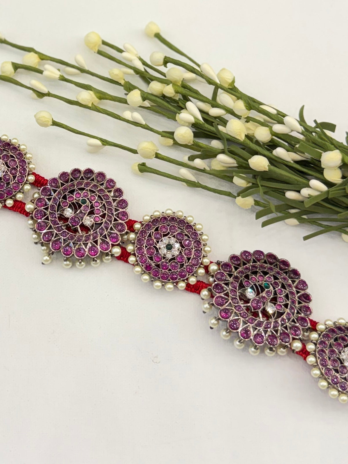 Araku Waistchain