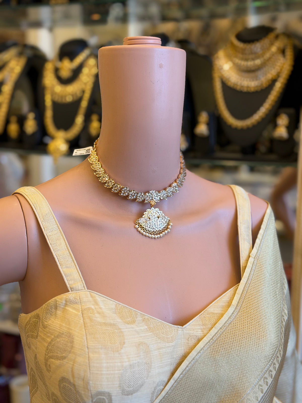 Impoun Necklace