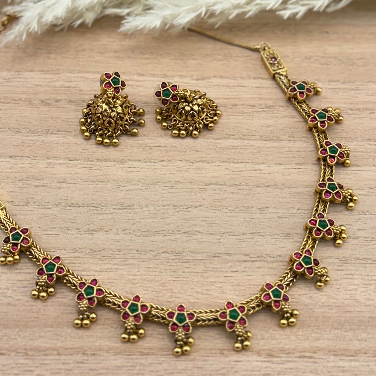 Kemp Stone Floral Antique Gold Necklace Set – 3 Colours