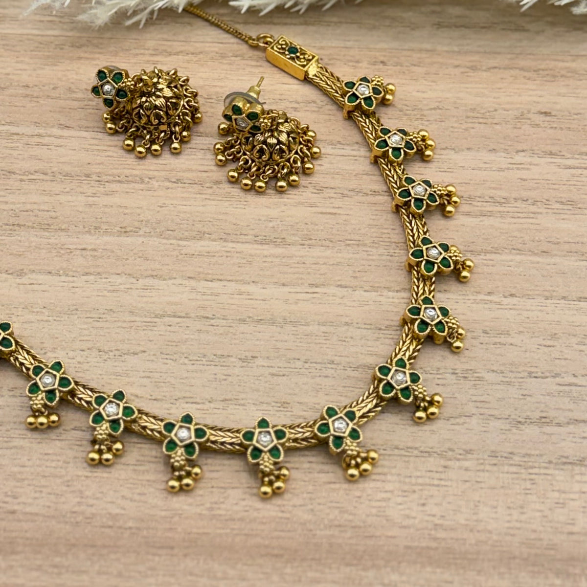 Kemp Stone Floral Antique Gold Necklace Set – 3 Colours