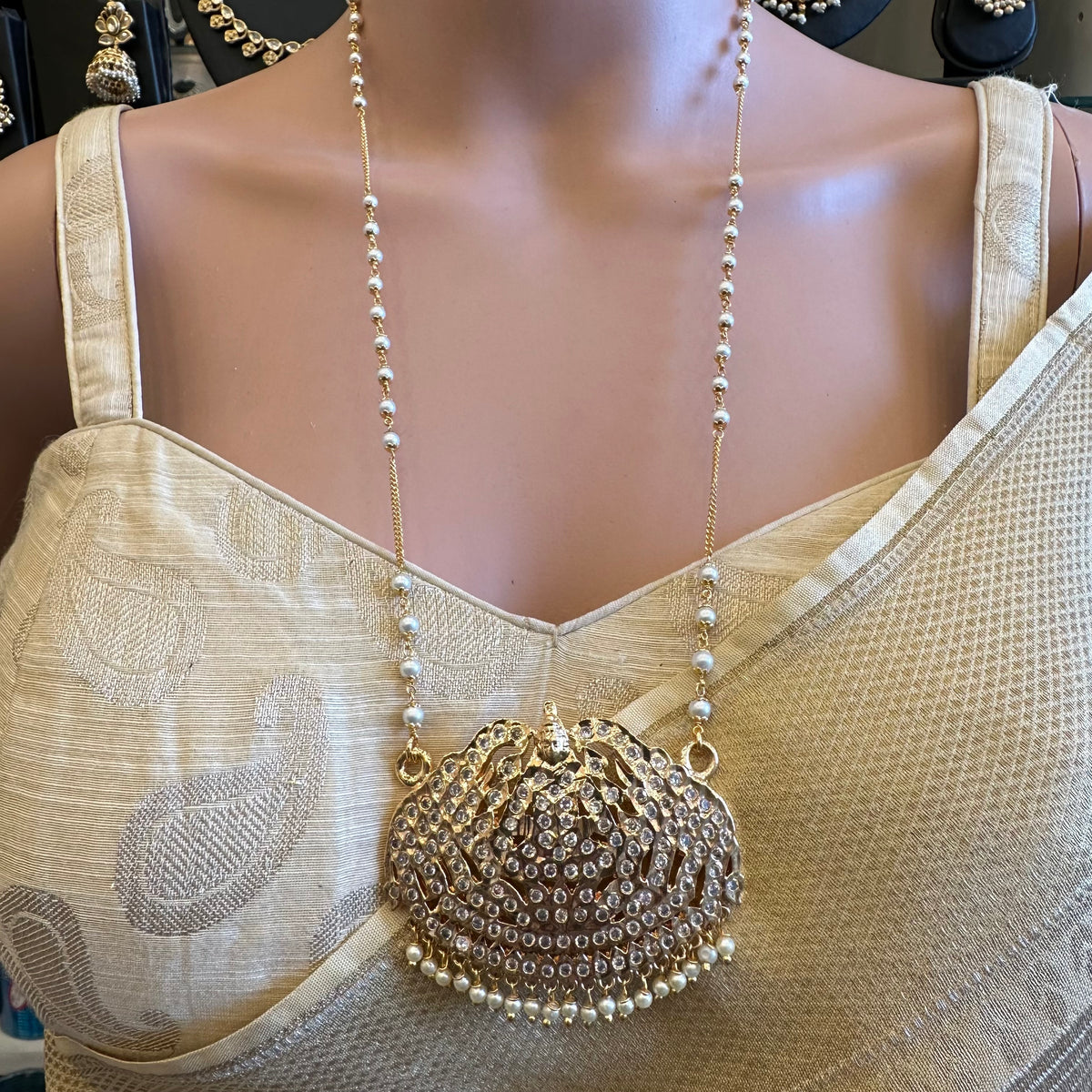 Traditional Impoun Padakkam – Lotus, Peacock & Temple Designs