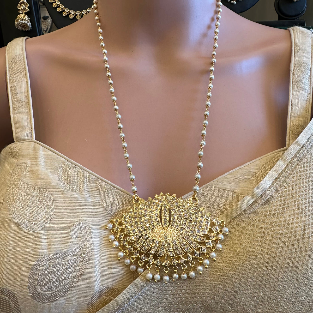 Traditional Impoun Padakkam – Lotus, Peacock & Temple Designs