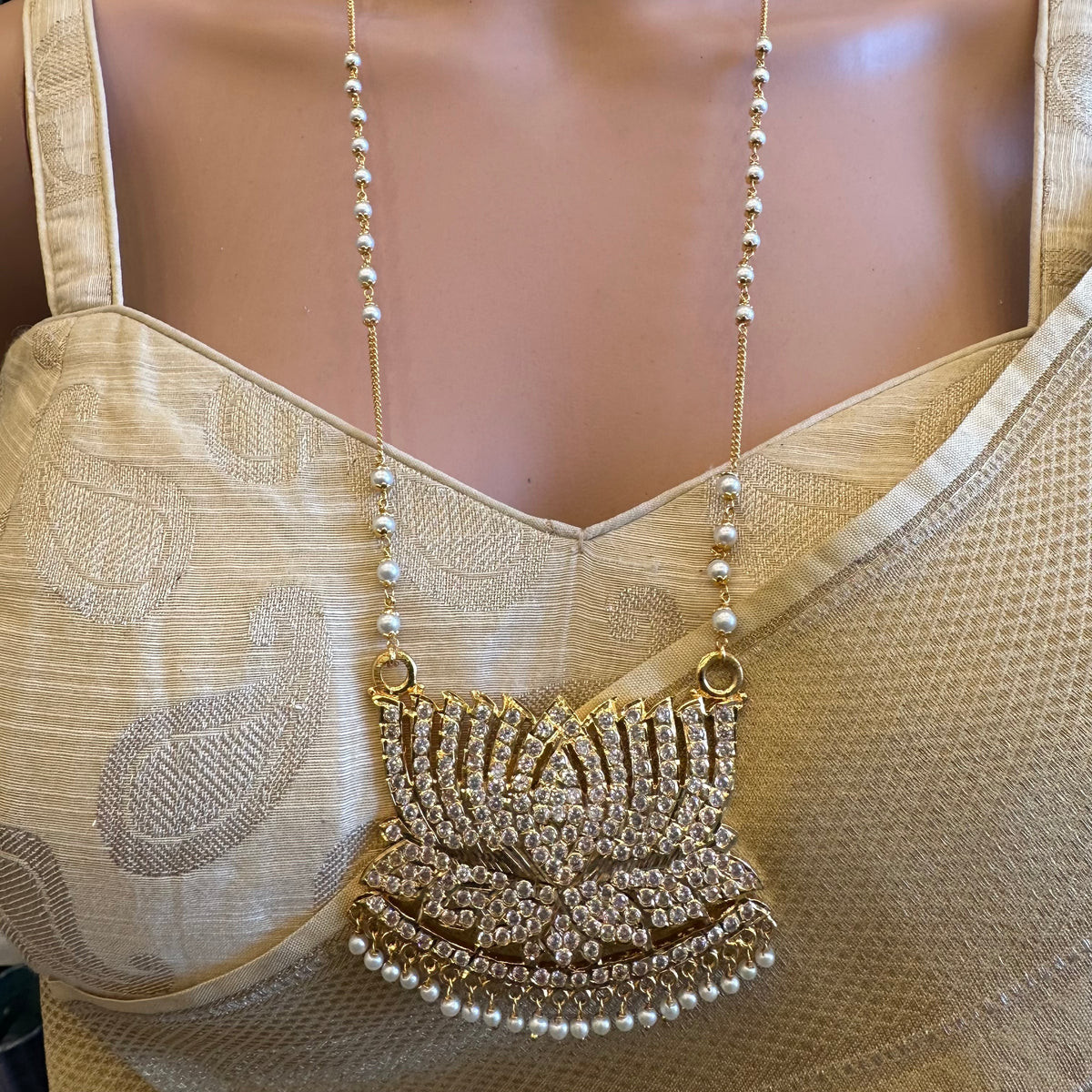 Traditional Impoun Padakkam – Lotus, Peacock & Temple Designs