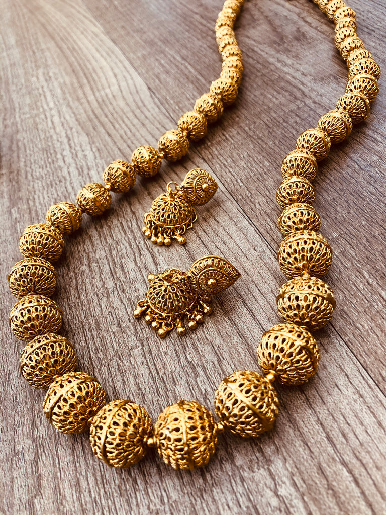 Antique malai set