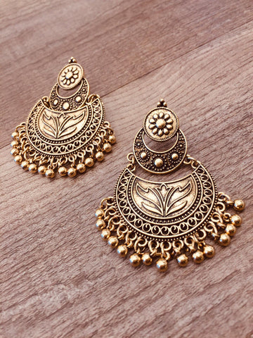 Gold earring