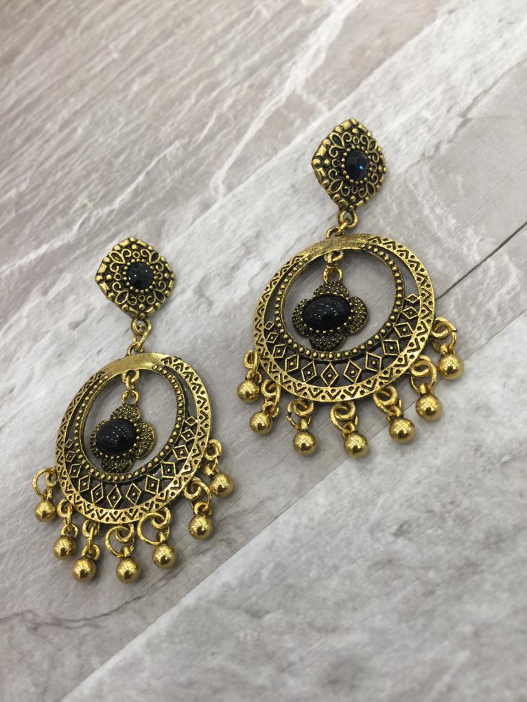 Gold earring